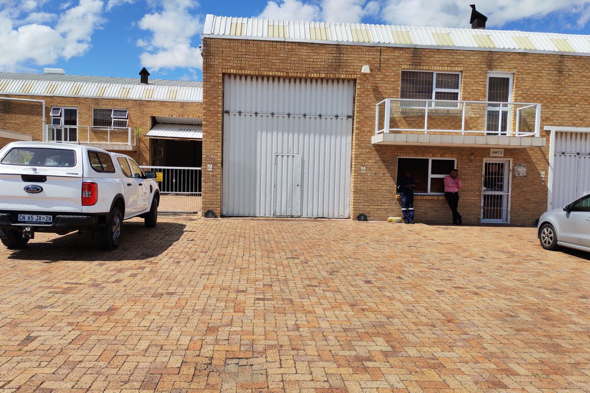 300m2 Warehouse with enclosed Yard/parking Area TO LET in Saxenburg Park, Blackheath. - Photo 2