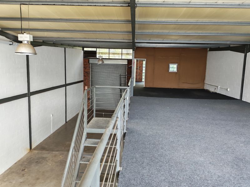 319m2 Warehouse TO LET in Saxenburg Park. - Photo 9