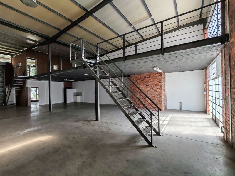 319m2 Warehouse TO LET in Saxenburg Park. - Photo 6