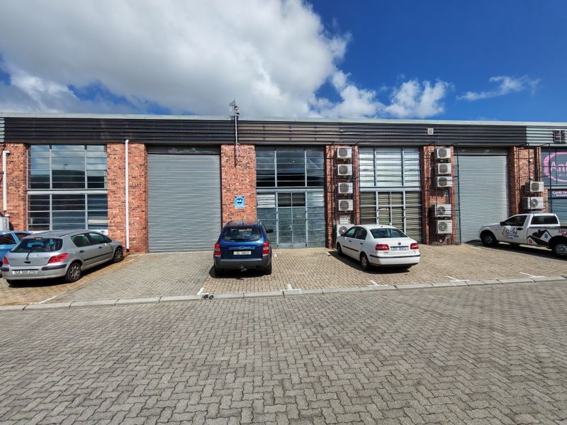 319m2 Warehouse TO LET in Saxenburg Park. - Photo 7
