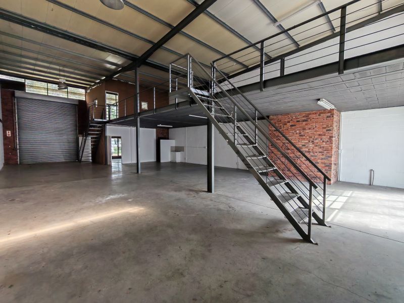 319m2 Warehouse TO LET in Saxenburg Park. - Photo 2