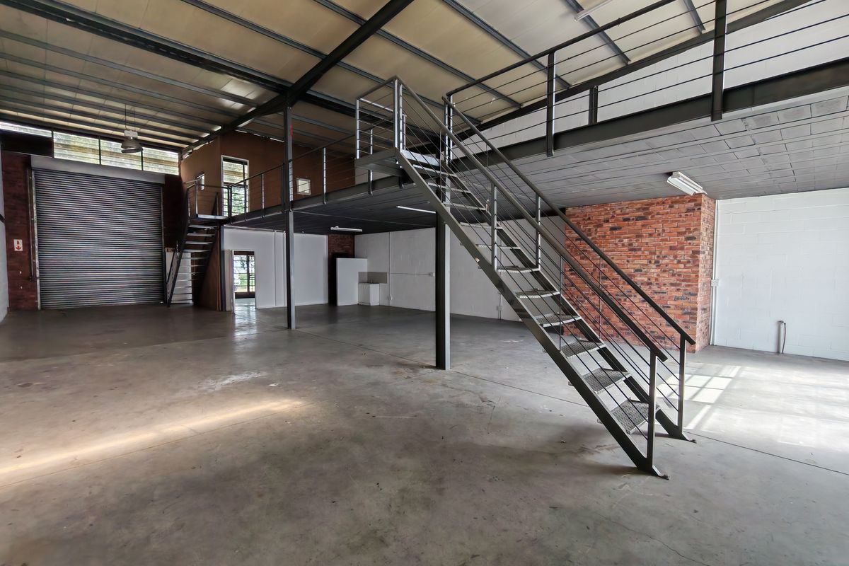 319m2 Warehouse TO LET in Saxenburg Park. - Photo 2