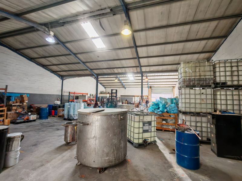 410m2 Warehouse TO LET in the Strand. - Photo 8