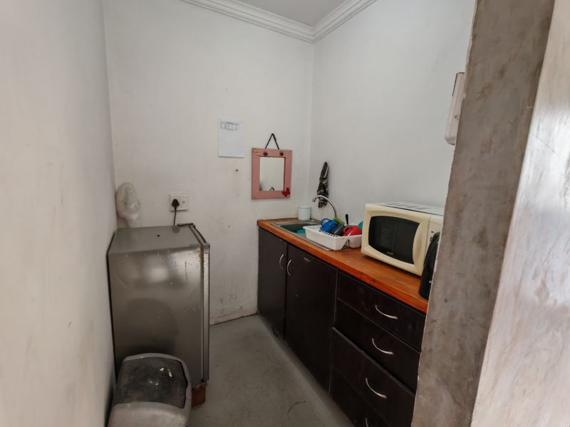 410m2 Warehouse TO LET in the Strand. - Photo 4