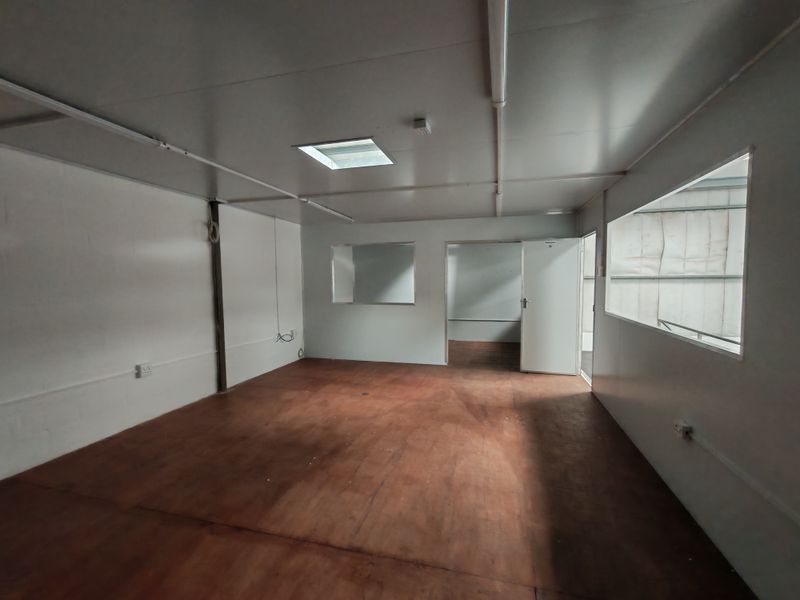 390m2 Warehouse TO LET in Somerset West Business Park - Photo 7