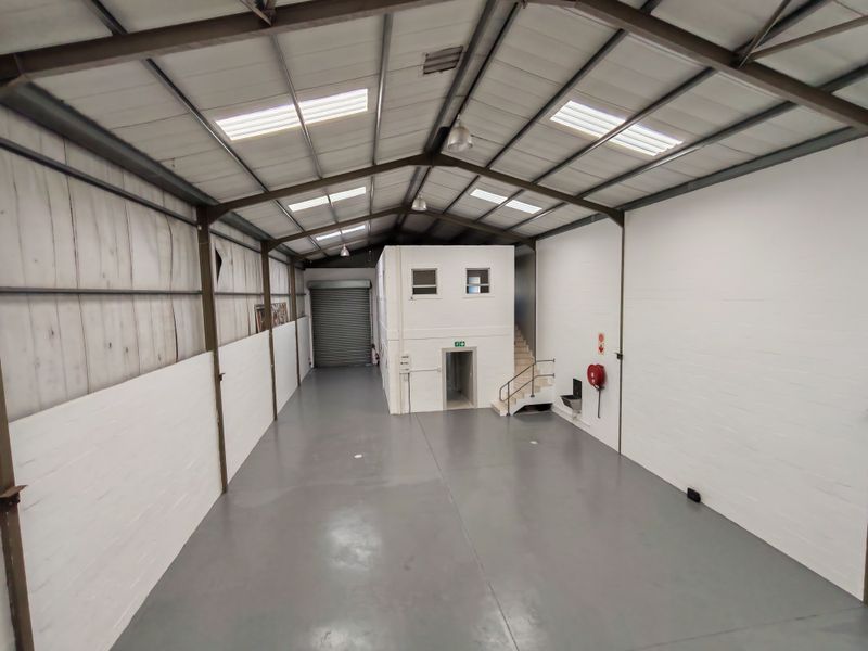 390m2 Warehouse TO LET in Somerset West Business Park - Photo 6