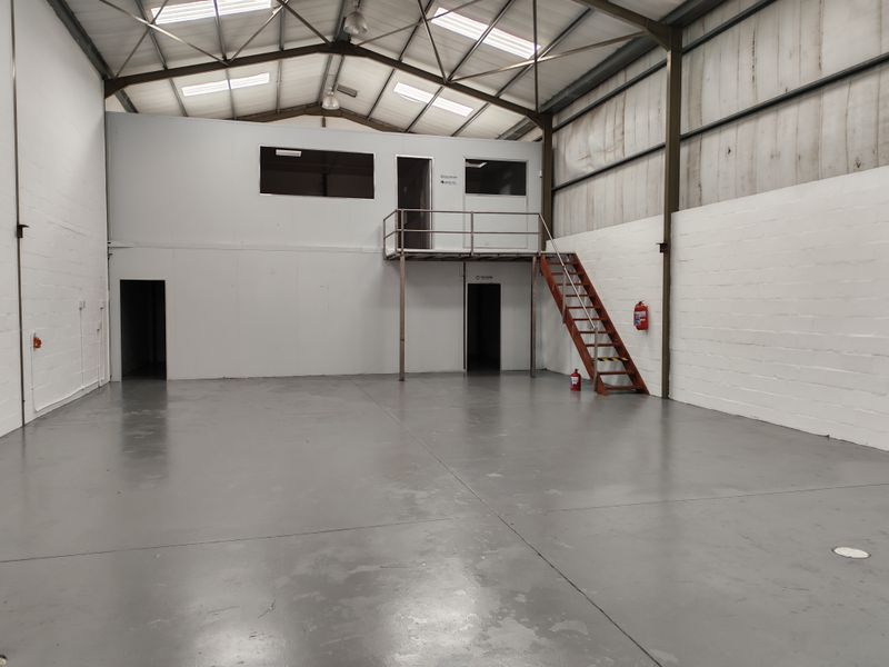 390m2 Warehouse TO LET in Somerset West Business Park - Photo 2