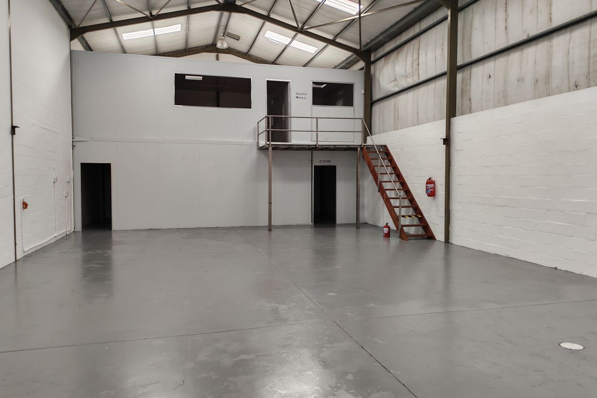 390m2 Warehouse TO LET in Somerset West Business Park - Photo 2