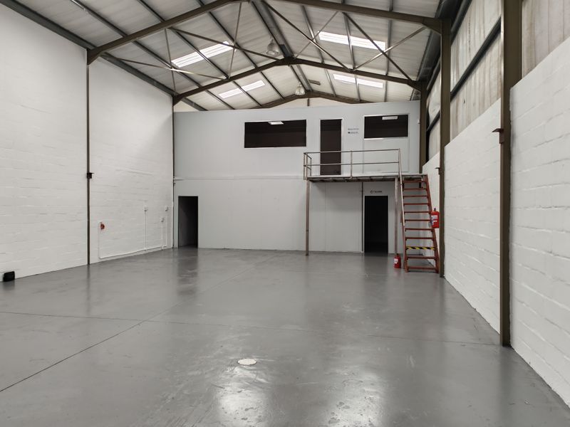 390m2 Warehouse TO LET in Somerset West Business Park - Photo 5