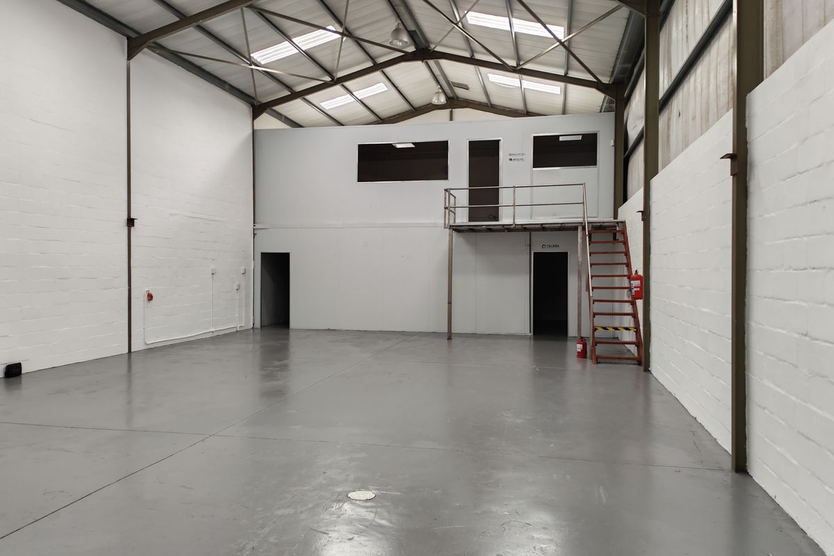 390m2 Warehouse TO LET in Somerset West Business Park - Photo 5