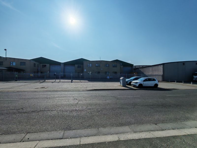 600m2 Industrial Warehouse TO LET – Saxenburg Park 1. - Photo 9