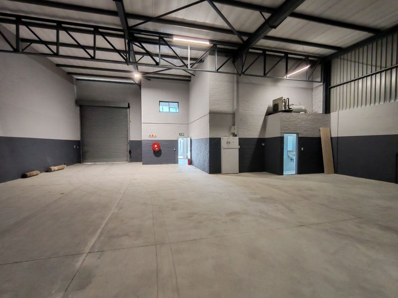 547m2 A-grade  Industrial Warehouse To Let in Stikland Industria - Photo 6