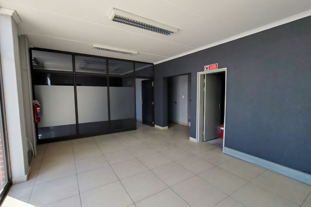 547m2 A-grade  Industrial Warehouse To Let in Stikland Industria - Photo 3