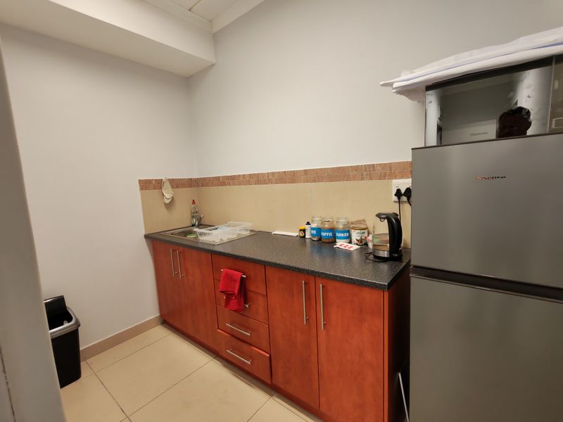 221m2 A-grade  Industrial Warehouse To Let in Stikland Industria - Photo 8