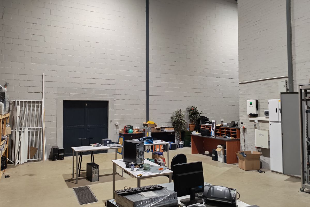 221m2 A-grade  Industrial Warehouse To Let in Stikland Industria - Photo 3