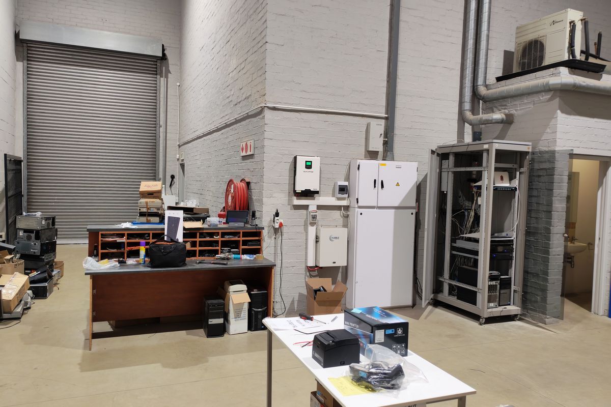 221m2 A-grade  Industrial Warehouse To Let in Stikland Industria - Photo 2