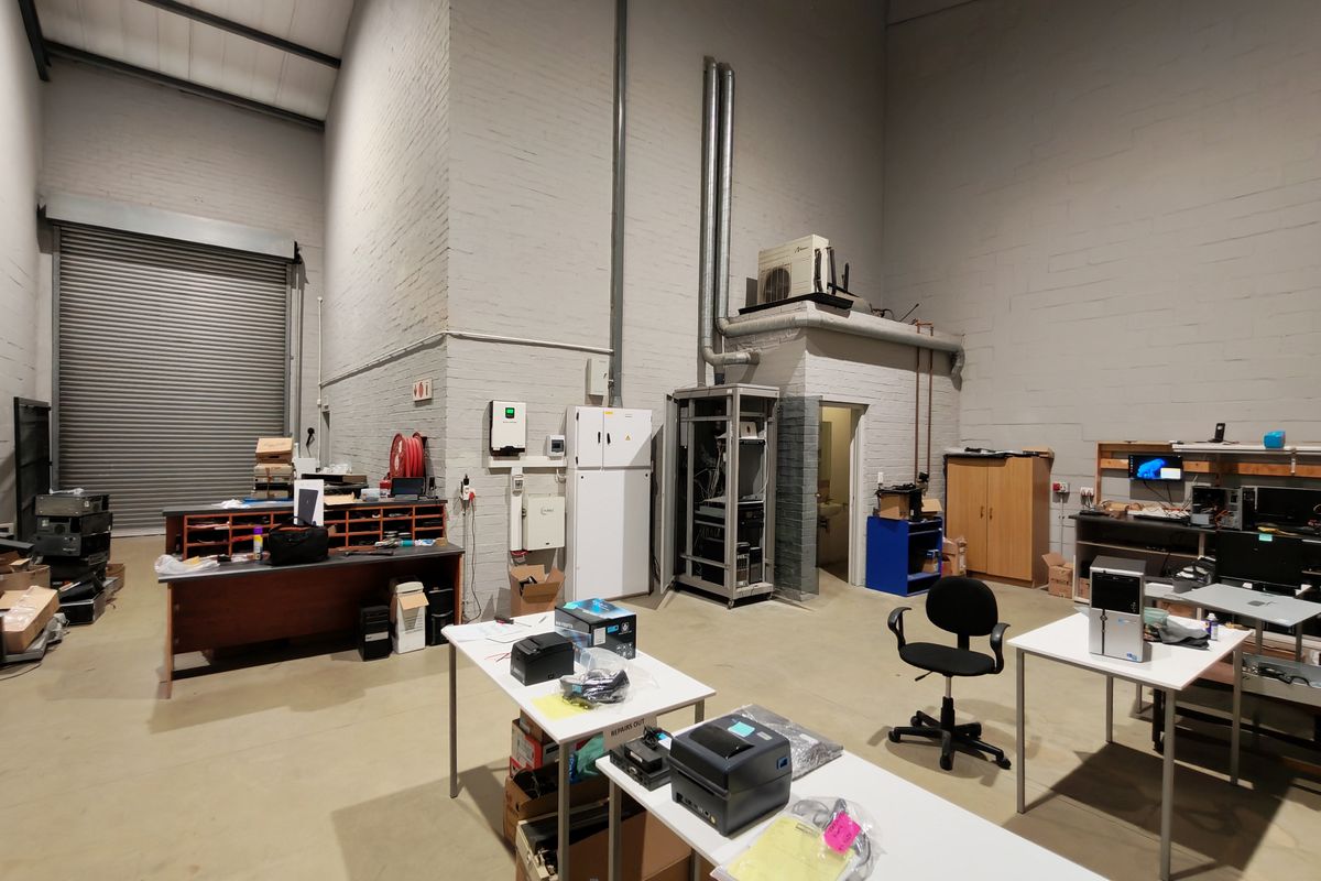 221m2 A-grade  Industrial Warehouse To Let in Stikland Industria - Photo 5