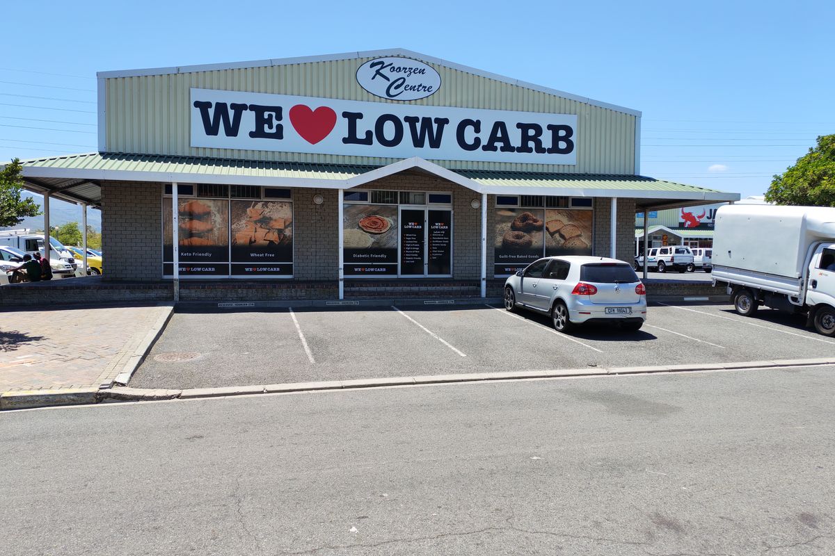 237m2 Showroom / Workshop / Retail Unit To Let in Gants in the Strand - Photo 3