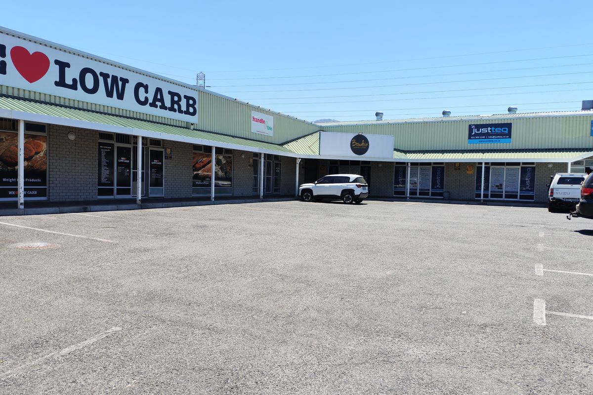 237m2 Showroom / Workshop / Retail Unit To Let in Gants in the Strand - Photo 4