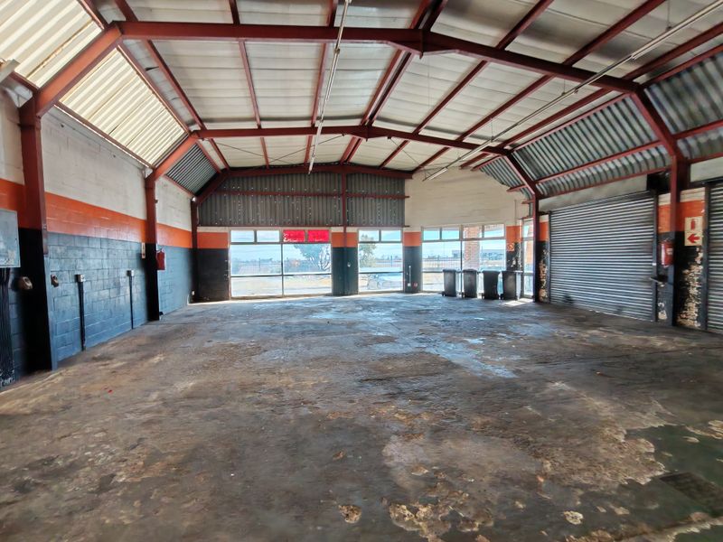388m2 Warehouse / Retail Unit TO LET in Somerset West Business Park - Photo 10