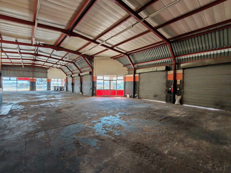 388m2 Warehouse / Retail Unit TO LET in Somerset West Business Park - Photo 9
