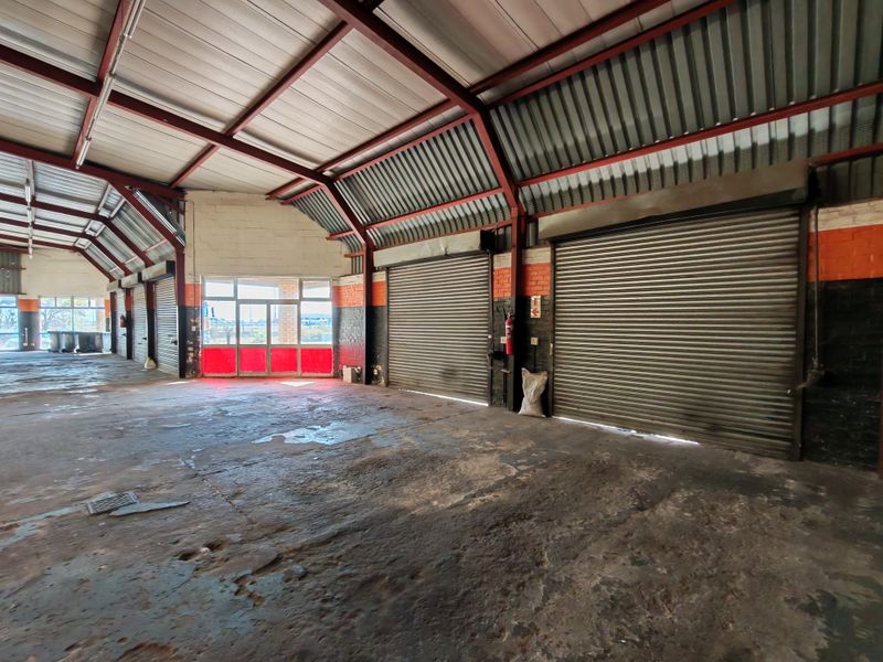 388m2 Warehouse / Retail Unit TO LET in Somerset West Business Park - Photo 8