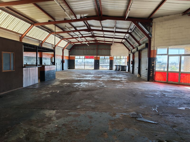 388m2 Warehouse / Retail Unit TO LET in Somerset West Business Park - Photo 6