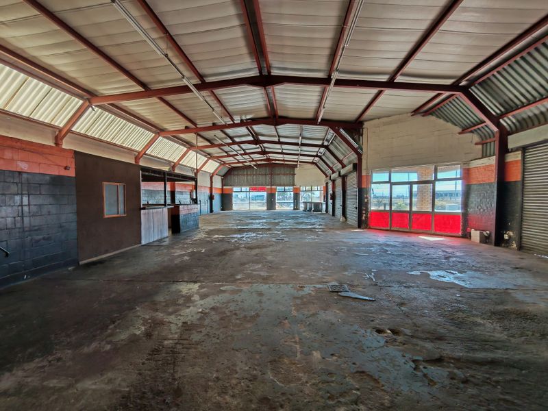388m2 Warehouse / Retail Unit TO LET in Somerset West Business Park - Photo 2