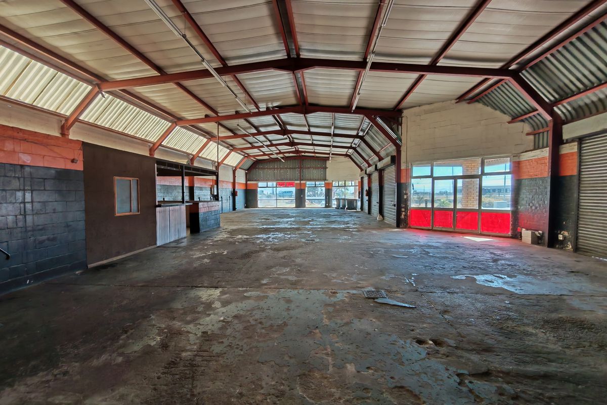 388m2 Warehouse / Retail Unit TO LET in Somerset West Business Park - Photo 2