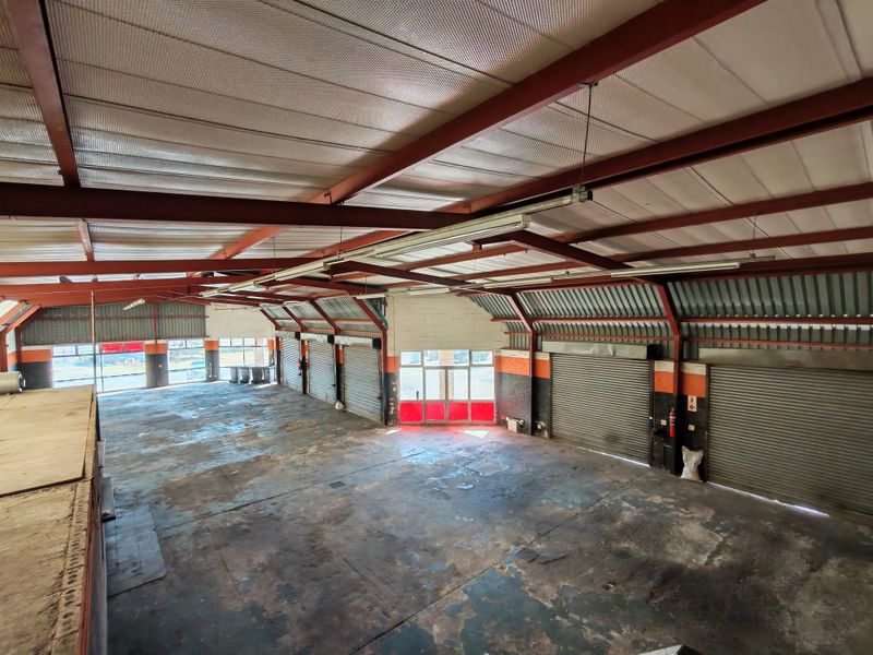 388m2 Warehouse / Retail Unit TO LET in Somerset West Business Park - Photo 3