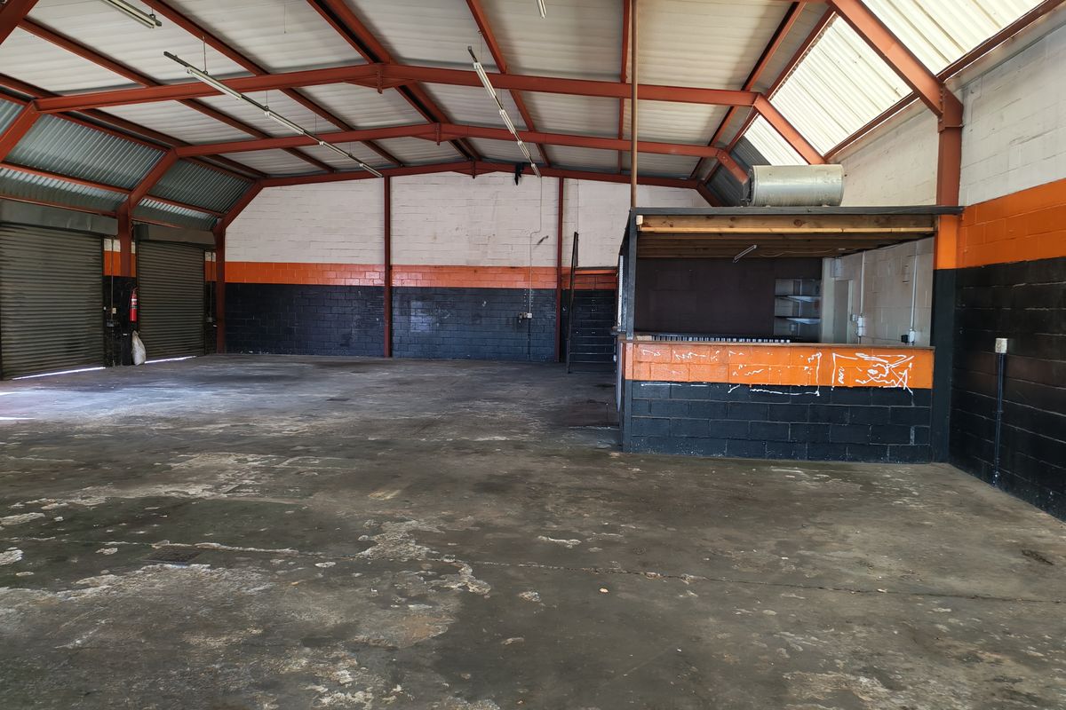 388m2 Warehouse / Retail Unit TO LET in Somerset West Business Park - Photo 4
