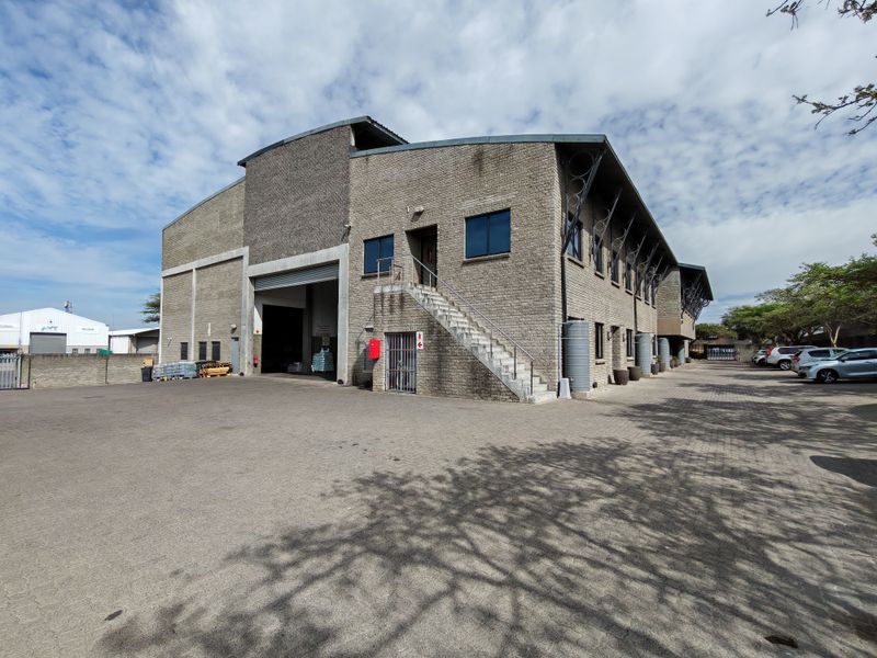 1651m2 Industrial Warehouse TO LET in Saxenburg Park 1 - Photo 2