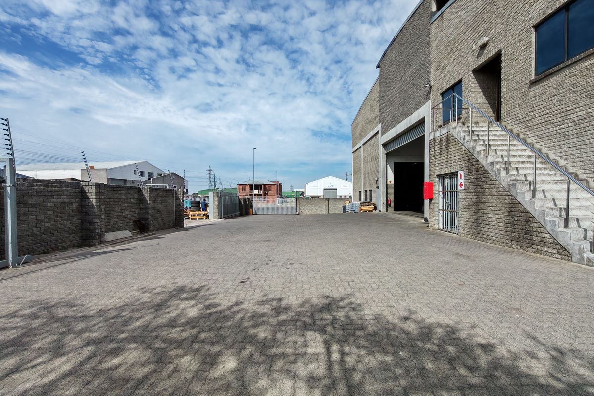1651m2 Industrial Warehouse TO LET in Saxenburg Park 1 - Photo 3