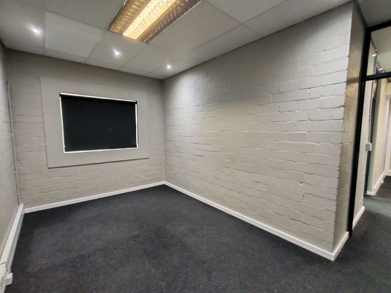 Warehouse Rental Monthly In Somerset West - Photo 8