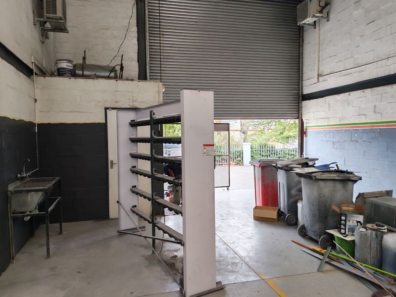 350m2 Industrial Warehouse To Let in Saxenburg Park - Photo 6