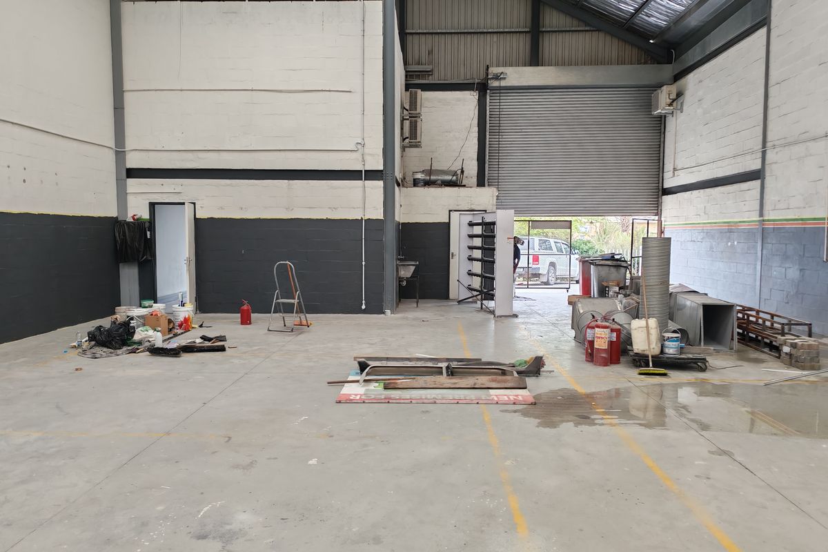 350m2 Industrial Warehouse To Let in Saxenburg Park - Photo 3