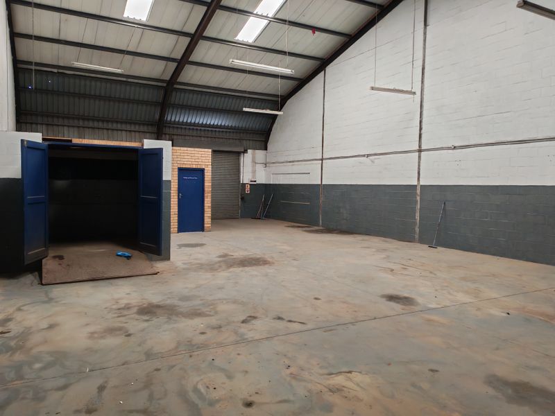 189m2 Warehouse TO LET in Somerset West Business Park - Photo 10