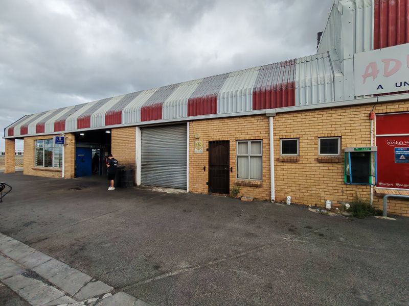 189m2 Warehouse TO LET in Somerset West Business Park - Photo 8