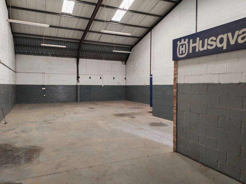 189m2 Warehouse TO LET in Somerset West Business Park - Photo 3