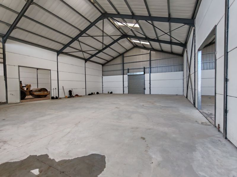 Modern 427m2 Warehouse For Sale in Firgrove Industrial Estate - Photo 4
