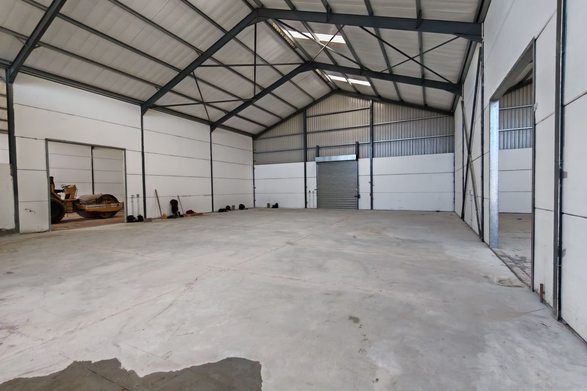 Modern 427m2 Warehouse For Sale in Firgrove Industrial Estate - Photo 4