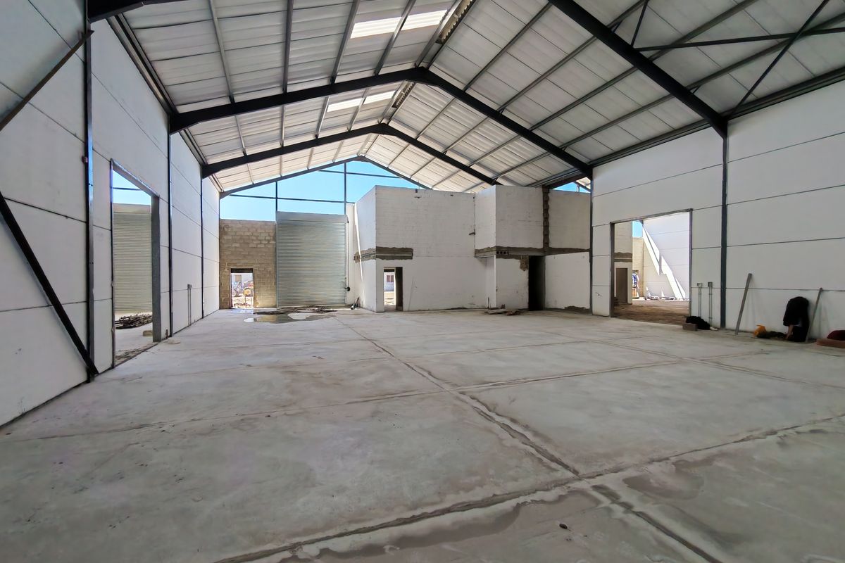 Modern 427m2 Warehouse For Sale in Firgrove Industrial Estate - Photo 2