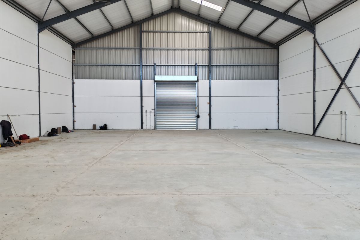 Modern 427m2 Warehouse For Sale in Firgrove Industrial Estate - Photo 3