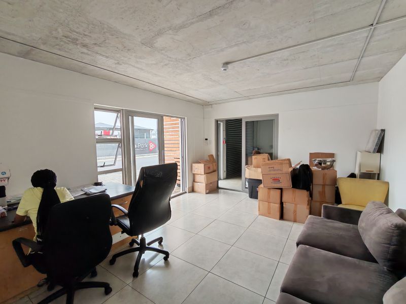 197m2 Warehouse To Let in Firgrove , Somerset West - Photo 4