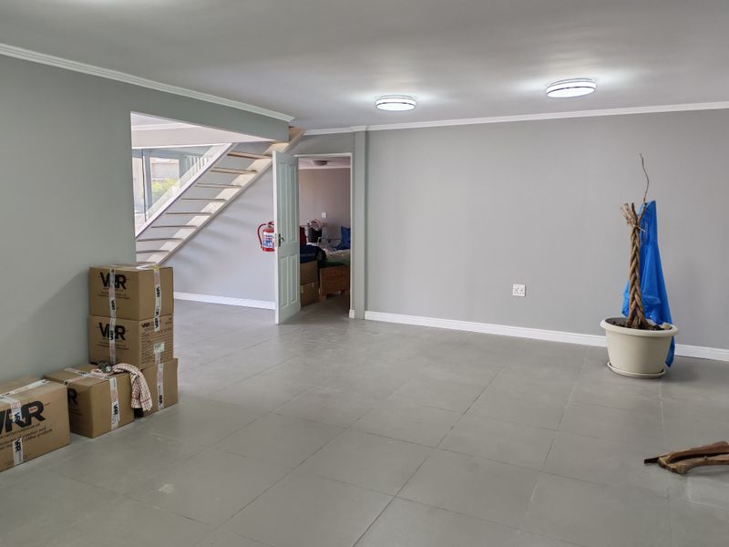 1195m2 Industrial Warehouse To Let  in Asla Park, Strand. - Photo 9