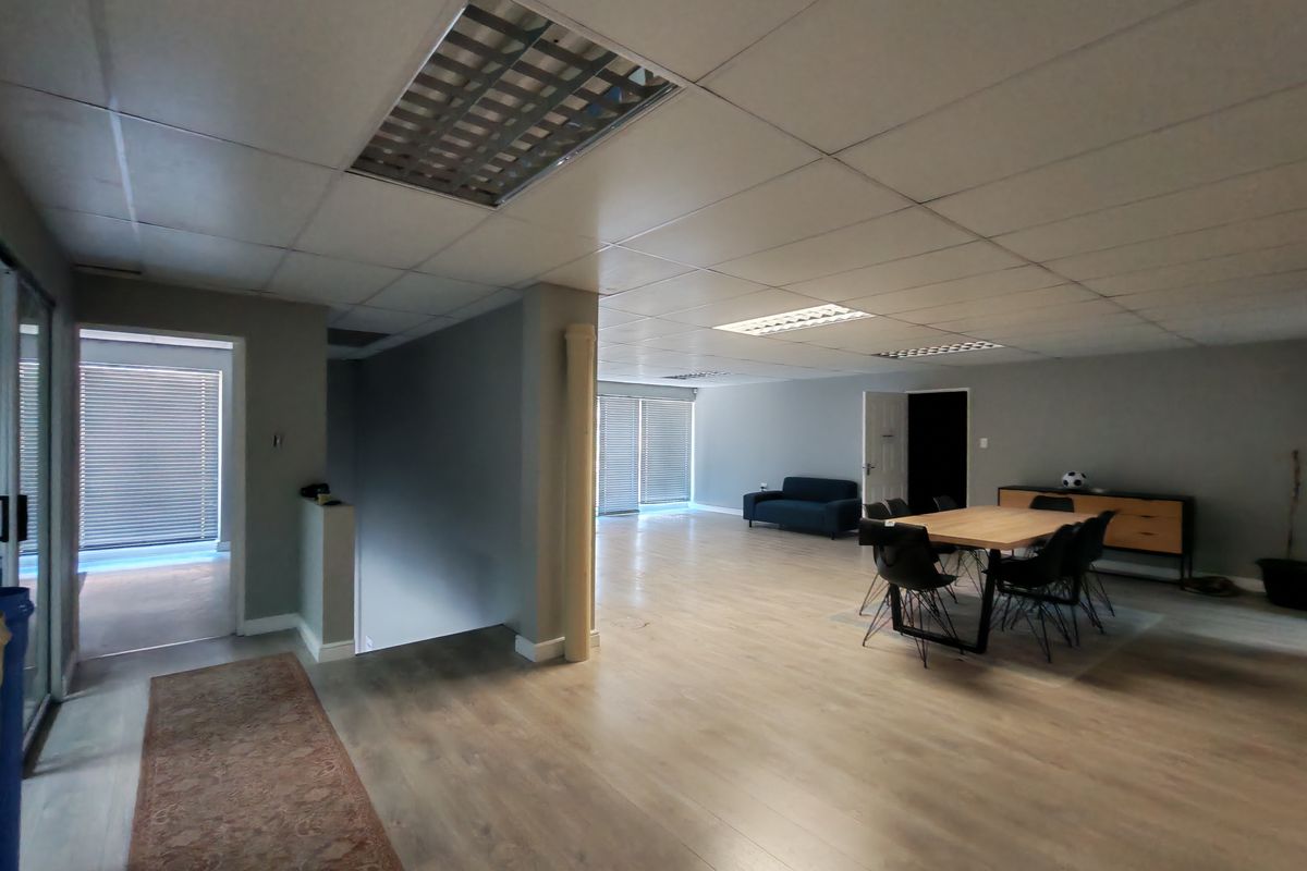 1195m2 Industrial Warehouse To Let  in Asla Park, Strand. - Photo 2