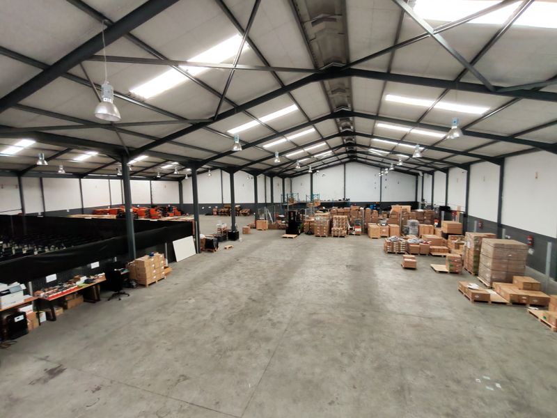 1955m2 Warehouse with Yard Space TO LET in Saxenburg Park. - Photo 2