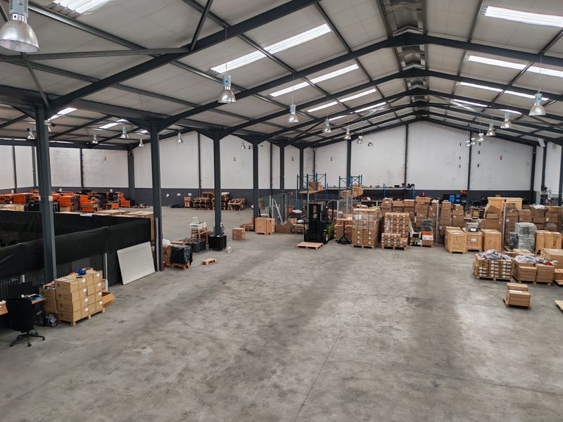 1955m2 Warehouse with Yard Space TO LET in Saxenburg Park. - Photo 6