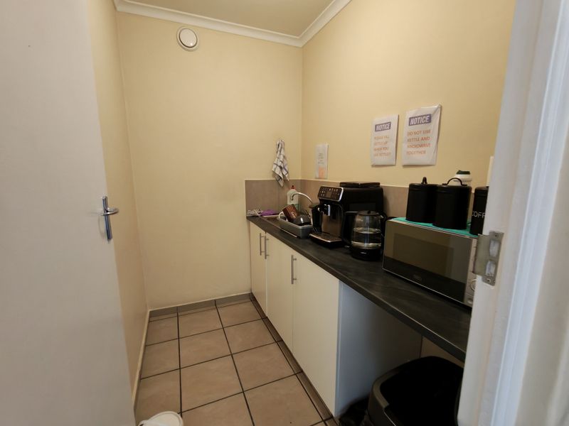 1955m2 Warehouse with Yard Space TO LET in Saxenburg Park. - Photo 5