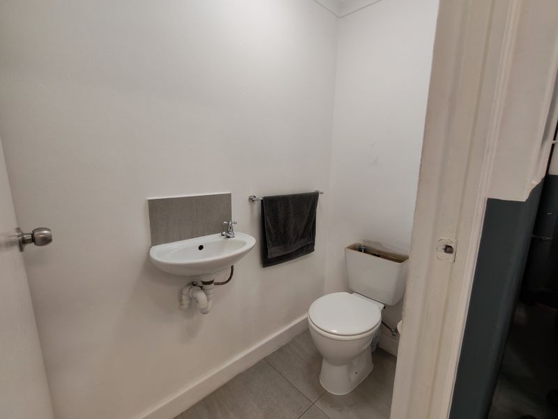 345m2 Industrial Warehouse To Let in Asla Park, Strand - Photo 6